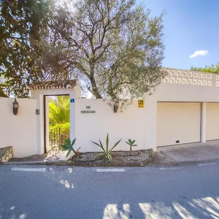 Villa Alberca *